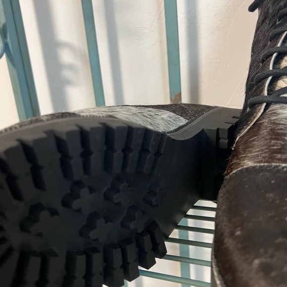 New Genuine Cowhide & Leather Bootie Fur combat ankle boot black white size 8 - Picture 13 of 13